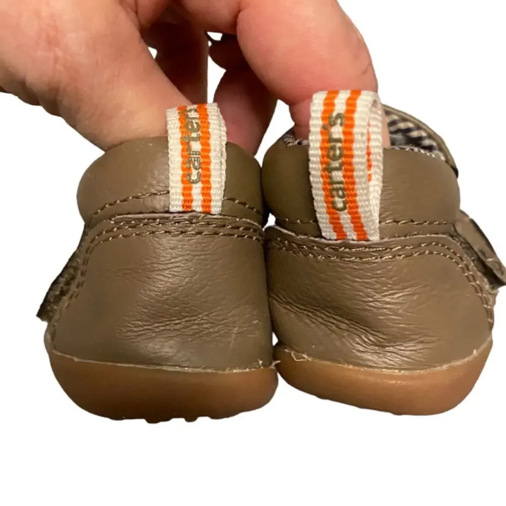 EUC Carters Infant Toddler boys ‘Charlie’ leather first walker shoes size 4